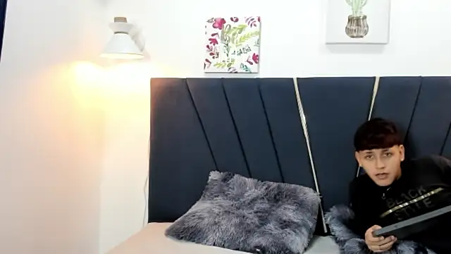 zeusapollofuck online show from September 2025 07:26:01 PM