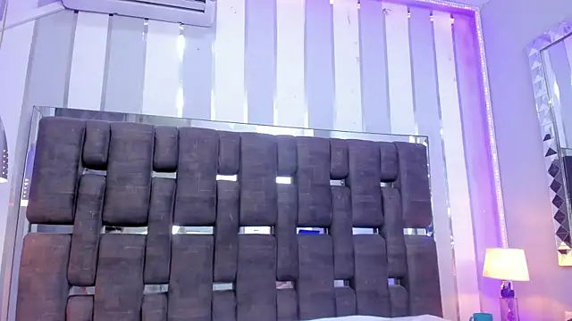 Snapshot of BriannaBBW chatting on April 2026 05:15:01 AM BriannaBBW online show from April 2026 05:15:01 AM