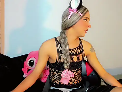 MIA HOT23CM S7S online show from October 2025 01:54:01 PM