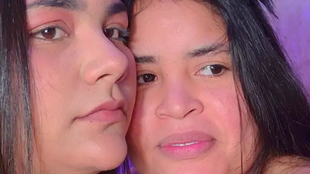 Mia and lexy online show from May 2026 02:28:02 AM