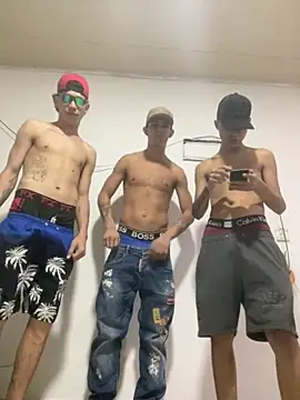 Snapshot of spicyboysvenezuelan chatting on November 2025 06:29:02 AM spicyboysvenezuelan online show from November 2025 06:29:02 AM