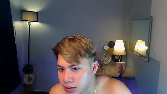 Snapshot of Urfucker_drei chatting on September 2025 08:41:02 AM Urfucker drei online show from September 2025 08:41:02 AM