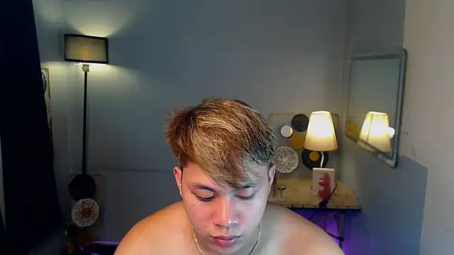 Snapshot of Urfucker_drei chatting on September 2025 09:03:02 AM Urfucker drei online show from September 2025 09:03:02 AM
