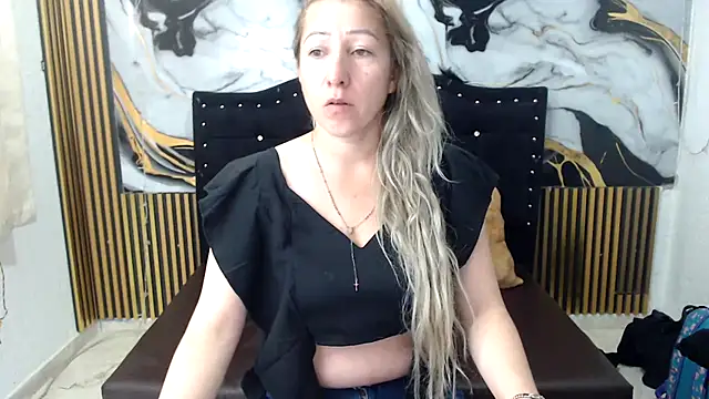 swetchrystal online show from October 2025 02:04:01 PM