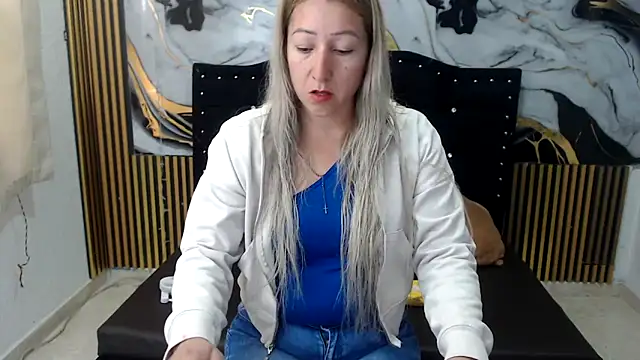 swetchrystal online show from October 2025 04:08:01 PM