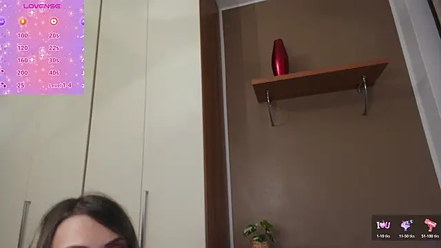 Snapshot of ScarletVerdi chatting on November 2025 07:40:01 AM ScarletVerdi online show from November 2025 07:40:01 AM