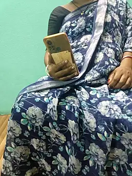 Snapshot of desi_boudi87 chatting on September 2025 01:11:02 PM desi boudi87 online show from September 2025 01:11:02 PM