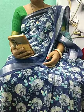 Snapshot of desi_boudi87 chatting on October 2025 01:01:01 PM desi boudi87 online show from October 2025 01:01:01 PM