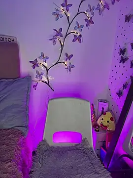 LindaWz  online show from May 2026 10:09:01 AM