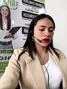 CHARLOTTE  05 online show from November 2025 01:10:02 PM