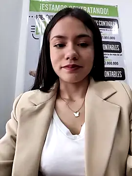 CHARLOTTE  05 online show from December 2025 12:14:02 PM