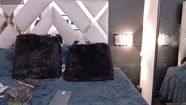 Miia bunny online show from September 2025 09:15:01 PM