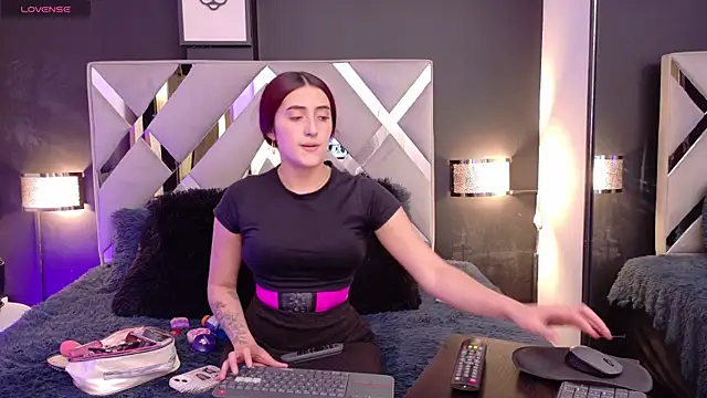 Miia bunny online show from September 2025 09:03:02 PM