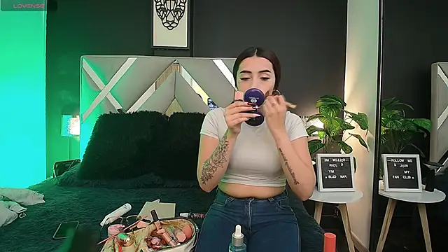 Miia bunny online show from October 2025 08:49:02 PM