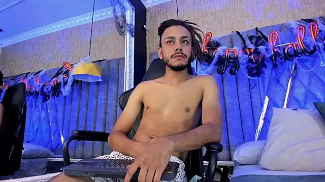 Boss Domiinator online show from November 2025 04:04:01 AM