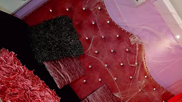 Snapshot of MariahMendezz chatting on October 2025 07:15:01 PM MariahMendezz online show from October 2025 07:15:01 PM