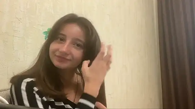 Snapshot of Cutie_Emilia chatting on September 2025 01:11:02 PM Cutie Emilia online show from September 2025 01:11:02 PM
