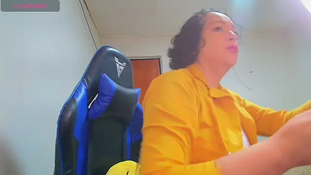 Snapshot of Miss_Oriana chatting on November 2025 03:55:01 PM Miss Oriana online show from November 2025 03:55:01 PM