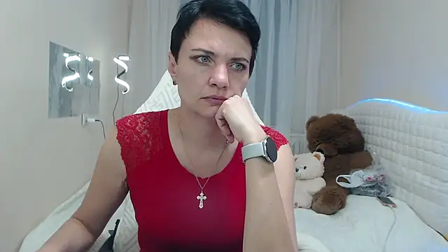 AvaSaturnian online show from September 2025 12:05:02 PM