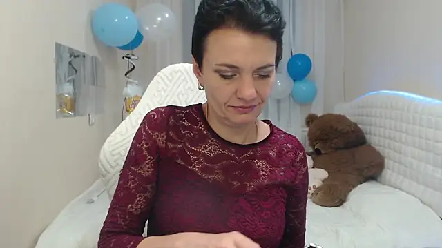 AvaSaturnian online show from September 2025 12:17:02 PM