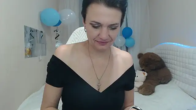 AvaSaturnian online show from September 2025 12:10:01 PM