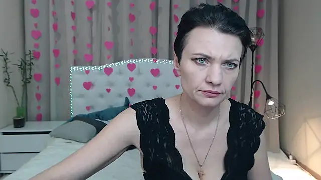 AvaSaturnian online show from February 2026 03:40:02 PM