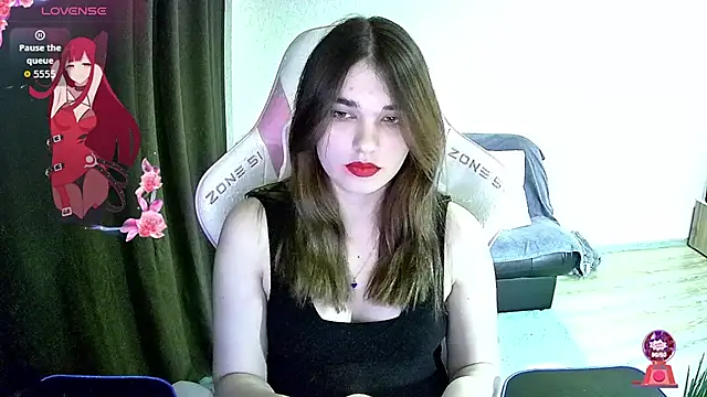 Snapshot of Kris_Moss chatting on November 2025 08:08:02 PM Kris Moss online show from November 2025 08:08:02 PM