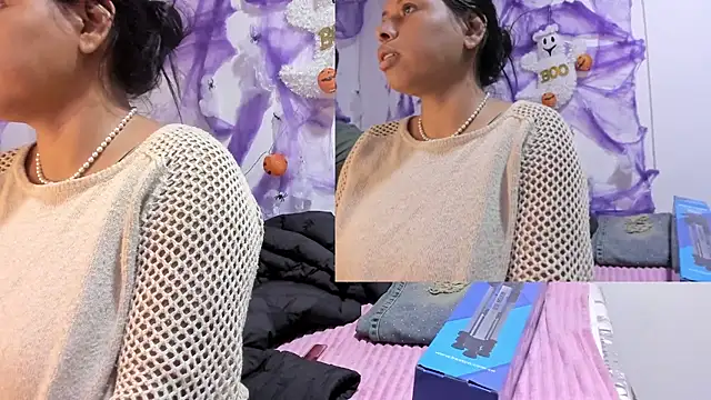 Snapshot of Michluxe_69 chatting on October 2025 12:01:02 AM Michluxe 69 online show from October 2025 12:01:02 AM