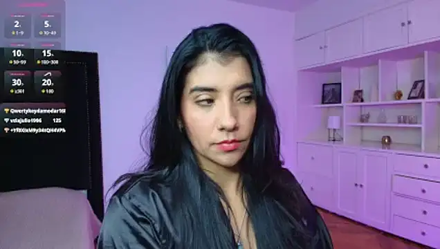 nina moen online show from October 2025 10:46:02 AM