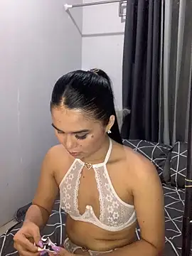 AngelHille online show from November 2025 03:56:02 PM