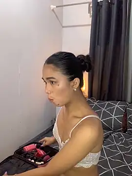 AngelHille online show from November 2025 05:48:01 PM