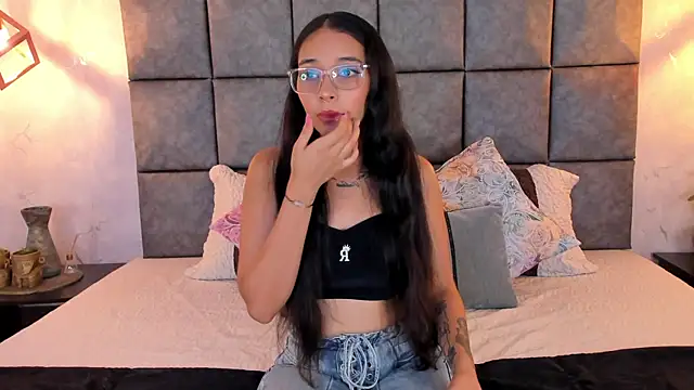 Roseaurora online show from June 2026 10:39:02 AM