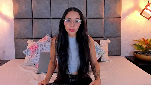 Roseaurora online show from June 2026 10:52:01 AM