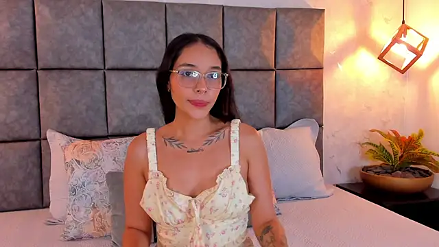 Roseaurora online show from June 2026 11:18:02 AM