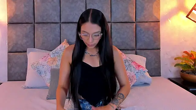 Roseaurora online show from June 2026 11:14:02 AM