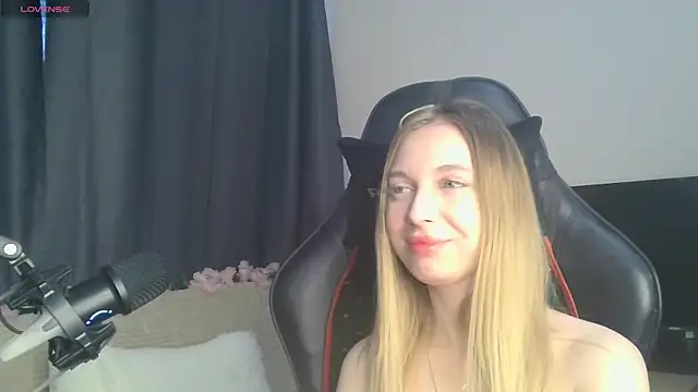 Snapshot of BabbbyFoxxx chatting on October 2025 04:36:01 AM BabbbyFoxxx online show from October 2025 04:36:01 AM