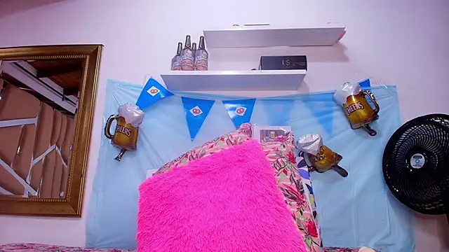 sweegirl69 online show from October 2025 12:25:02 PM