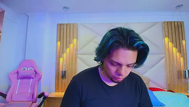 Laia and Damian online show from October 2025 07:45:01 PM