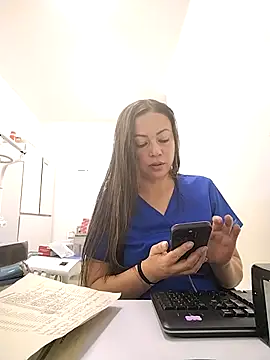 Madisson-04  online show from October 2025 12:26:01 PM