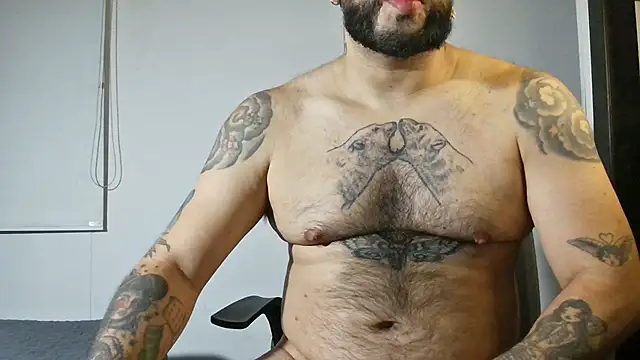 Snapshot of DaddyBear__ chatting on September 2025 11:59:01 PM DaddyBear online show from September 2025 11:59:01 PM