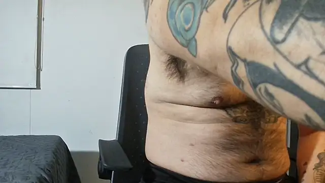 Snapshot of DaddyBear__ chatting on September 2025 02:03:02 AM DaddyBear online show from September 2025 02:03:02 AM