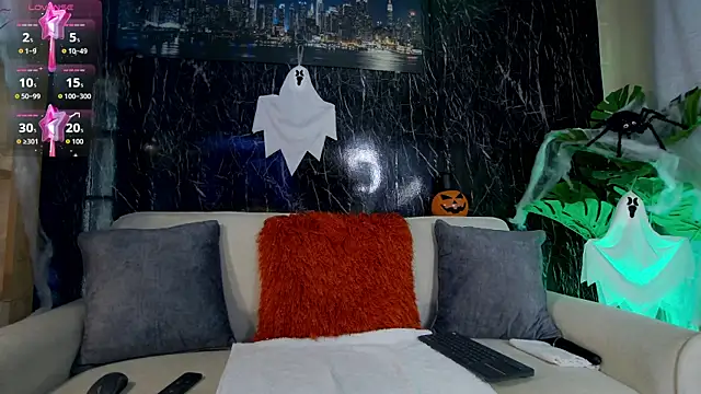 Snapshot of Emily_Foxx01 chatting on October 2025 10:21:02 PM Emily Foxx01 online show from October 2025 10:21:02 PM