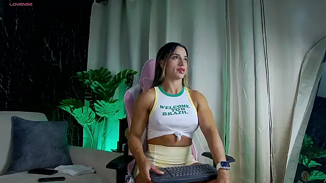 Emily Foxx01 online show from May 2026 11:21:02 PM