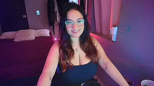 sophiejuicy  online show from February 2026 06:00:02 PM