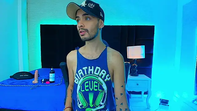 Snapshot of HairyDiamond_ chatting on September 2025 03:19:02 AM HairyDiamond online show from September 2025 03:19:02 AM