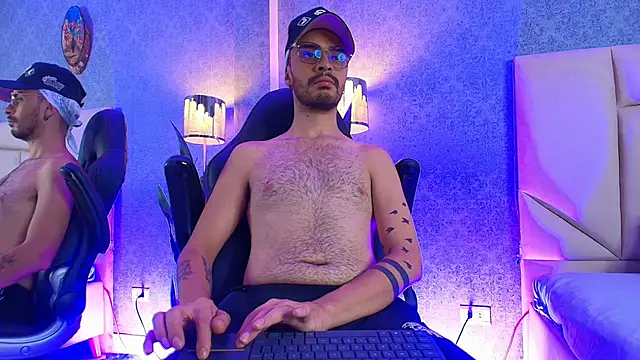 Snapshot of HairyDiamond_ chatting on September 2025 04:57:02 AM HairyDiamond online show from September 2025 04:57:02 AM