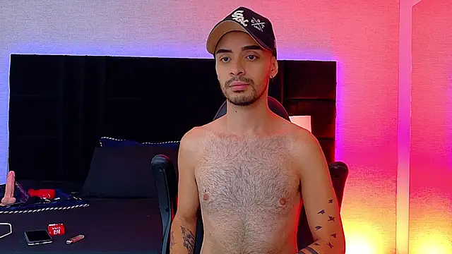 Snapshot of HairyDiamond_ chatting on September 2025 02:03:02 AM HairyDiamond online show from September 2025 02:03:02 AM