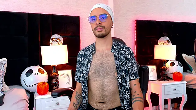 Snapshot of HairyDiamond_ chatting on October 2025 04:13:02 AM HairyDiamond online show from October 2025 04:13:02 AM