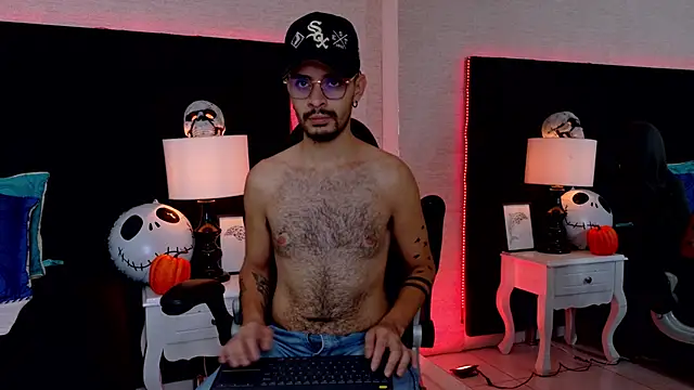 Snapshot of HairyDiamond_ chatting on October 2025 11:02:01 AM HairyDiamond online show from October 2025 11:02:01 AM