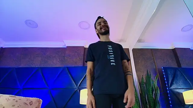 Snapshot of HairyDiamond_ chatting on November 2025 07:13:02 PM HairyDiamond online show from November 2025 07:13:02 PM